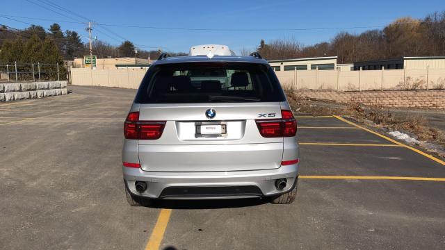 5UXZV4C52CL749147 - 2012 BMW X5 XDRIVE3 SILVER photo 5