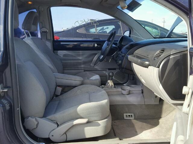 3VWBT21C81M409508 - 2001 VOLKSWAGEN NEW BEETLE 蓝色 照片 5