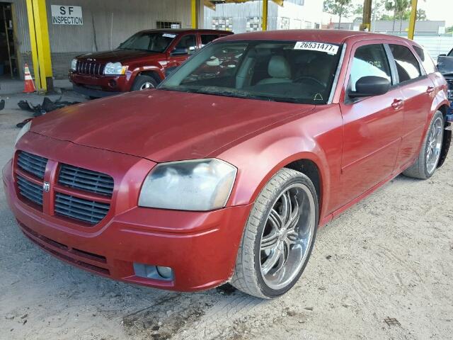 2D4FV48V05H605712 - 2005 DODGE MAGNUM SXT RED photo 2