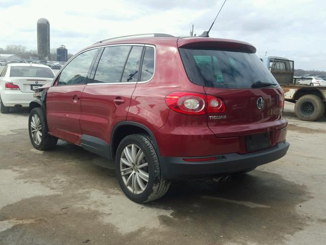 WVGAV7AX4BW000752 - 2011 VOLKSWAGEN TIGUAN S MAROON photo 3