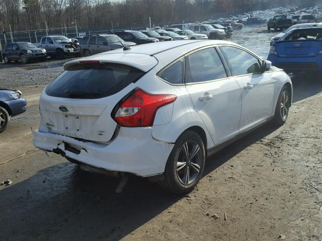 1FAHP3K26CL187655 - 2012 FORD FOCUS SE WHITE photo 4