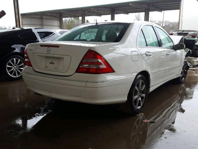 WDBRF54HX7F854762 - 2007 MERCEDES-BENZ C 280 WHITE photo 4