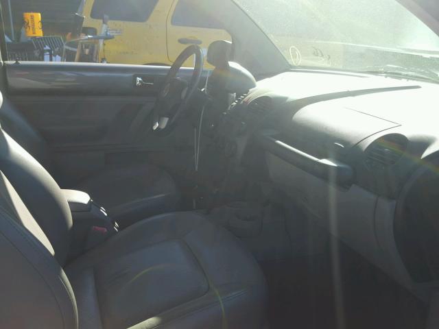 3VWCD31C85M411322 - 2005 VOLKSWAGEN NEW BEETLE 灰色 照片 5