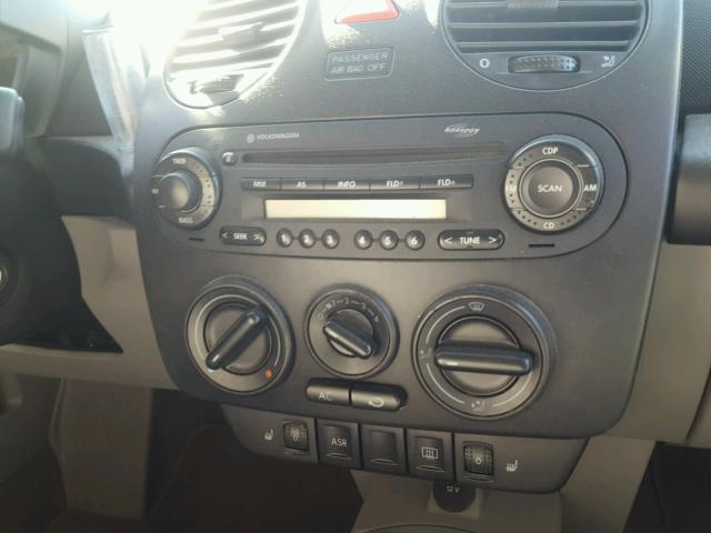 3VWCD31C85M411322 - 2005 VOLKSWAGEN NEW BEETLE 灰色 照片 9