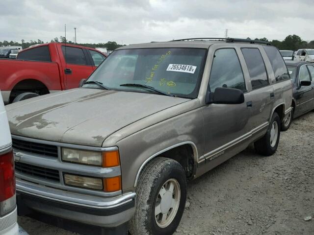 1GNEC13R8XR137861 - 1999 CHEVROLET TAHOE C150 SILVER photo 2