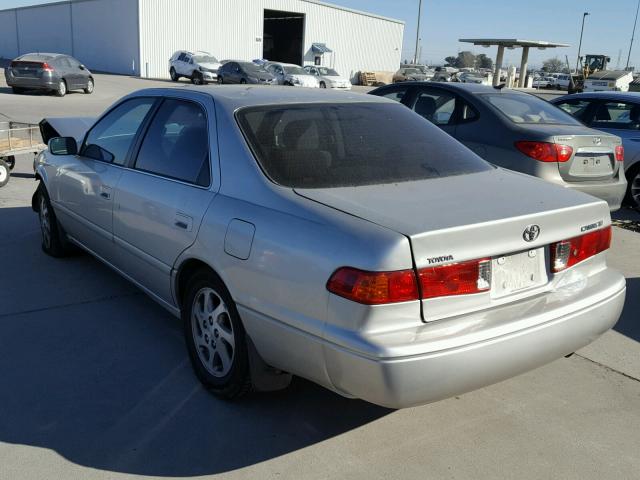 JT2BG28K8Y0389299 - 2000 TOYOTA CAMRY LE SILVER photo 3