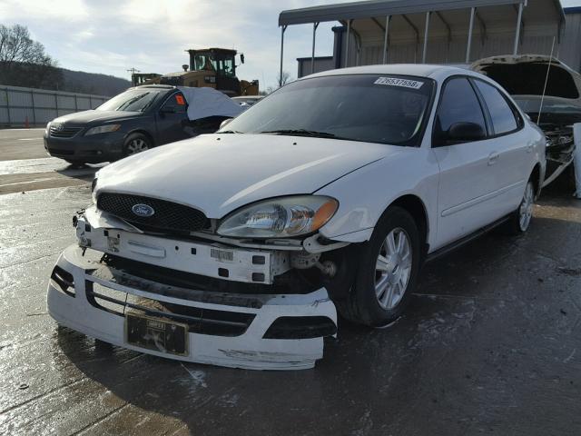 1FAFP53264A207496 - 2004 FORD TAURUS SE WHITE photo 2