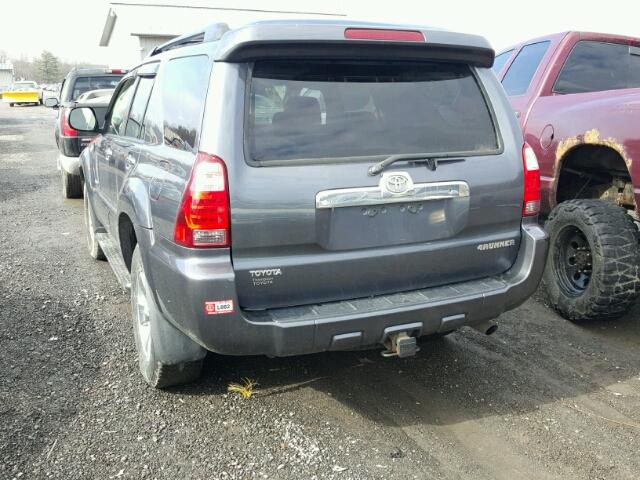 JTEBU14R978102335 - 2007 TOYOTA 4RUNNER SR GRAY photo 3