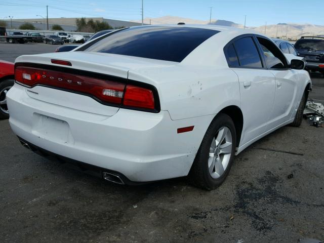 2C3CDXBG9DH582884 - 2013 DODGE CHARGER SE WHITE photo 4