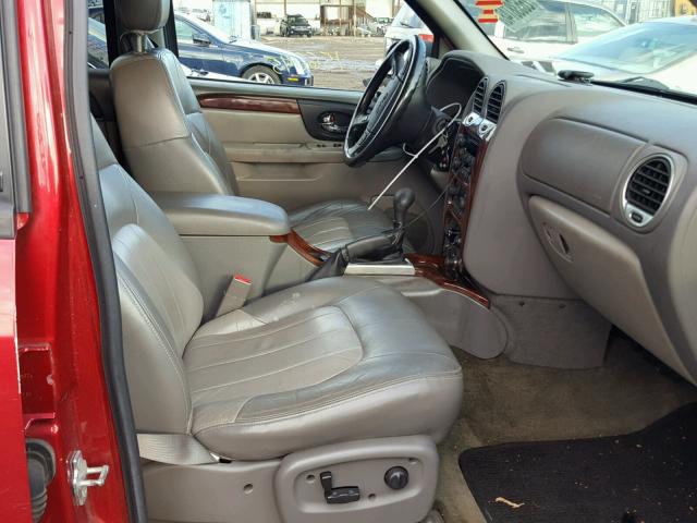 1GKDT13S342405666 - 2004 GMC ENVOY RED photo 5