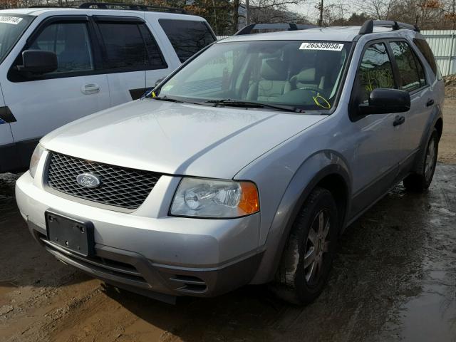 1FMZK01105GA14998 - 2005 FORD FREESTYLE SILVER photo 2