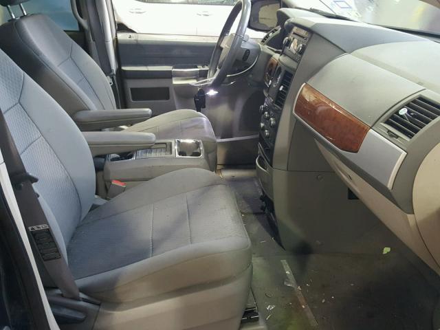 2A8HR54P08R103555 - 2008 CHRYSLER TOWN & COU BLUE photo 5