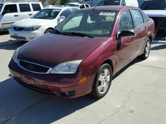 1FAHP34N17W135376 - 2007 FORD FOCUS ZX4 BURGUNDY photo 2