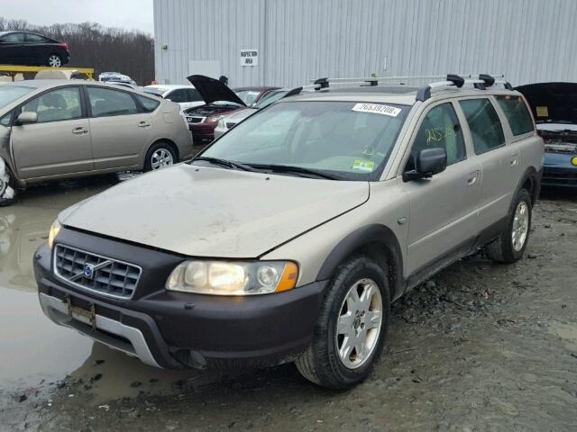 YV1SZ592551196982 - 2005 VOLVO XC70 TAN photo 2