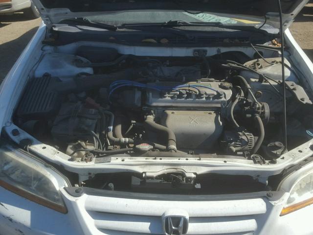 JHMCG66511C019315 - 2001 HONDA ACCORD LX WHITE photo 7