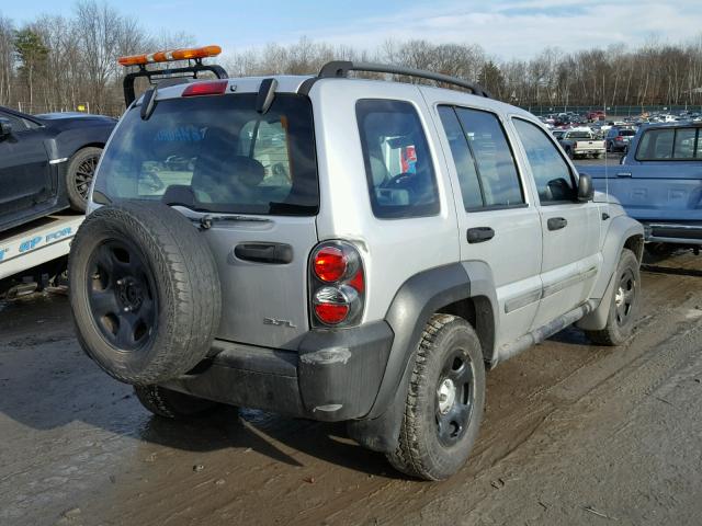 1J4GL48KX5W702831 - 2005 JEEP LIBERTY SP SILVER photo 4