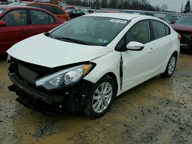 KNAFX4A67F5346734 - 2015 KIA FORTE LX WHITE photo 2