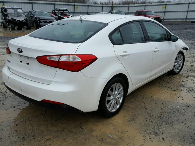 KNAFX4A67F5346734 - 2015 KIA FORTE LX WHITE photo 4