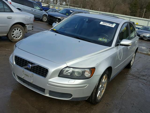 YV1MS382562203640 - 2006 VOLVO S40 2.4I SILVER photo 2