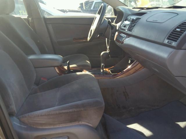 JTDBE30K930181052 - 2003 TOYOTA CAMRY LE GRAY photo 5