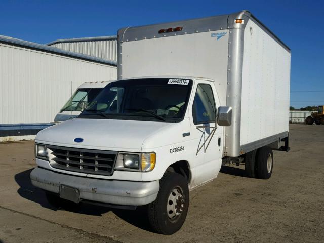 1FDKE37G5SHB64312 - 1995 FORD ECONOLINE WHITE photo 2