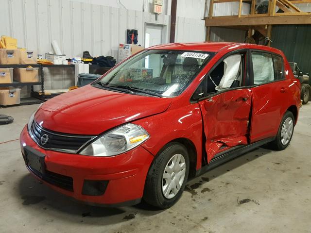 3N1BC1CP2AL466826 - 2010 NISSAN VERSA S RED photo 2