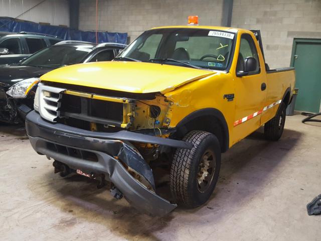 1FTPF28Z3XKB90192 - 1999 FORD F250 YELLOW photo 2