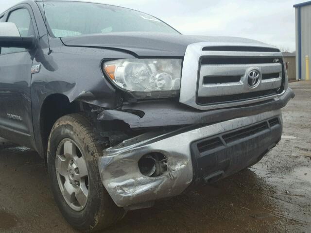 5TFUW5F15DX288091 - 2013 TOYOTA TUNDRA DOU GRAY photo 9