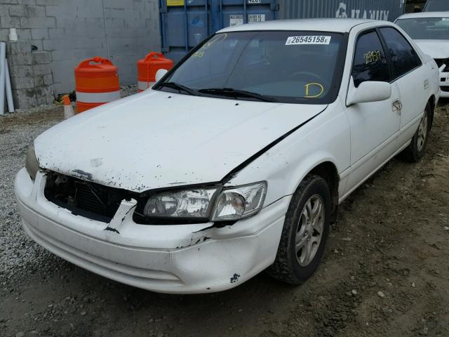 4T1BF22K81U963770 - 2001 TOYOTA CAMRY LE WHITE photo 2