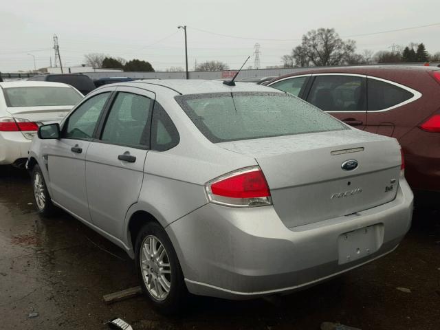 1FAHP35N38W121673 - 2008 FORD FOCUS SE SILVER photo 3