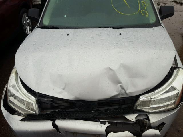 1FAHP35N38W121673 - 2008 FORD FOCUS SE SILVER photo 7