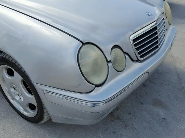 WDBJF65J52B499665 - 2002 MERCEDES-BENZ E 320 SILVER photo 9