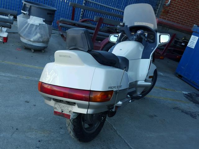 JH2RC3406KM002882 - 1989 HONDA PC800 WHITE photo 4