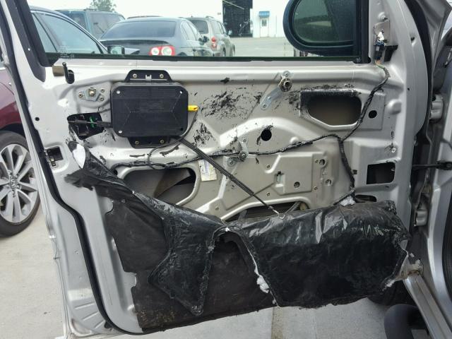 4JGAB72E3YA158964 - 2000 MERCEDES-BENZ ML 430 银色 照片 9