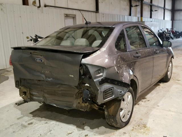 1FAHP34N89W129500 - 2009 FORD FOCUS S GRAY photo 4