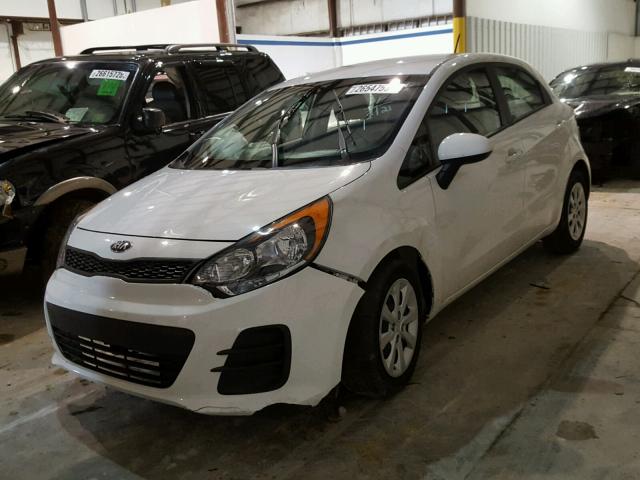 KNADM5A3XG6620726 - 2016 KIA RIO LX WHITE photo 2