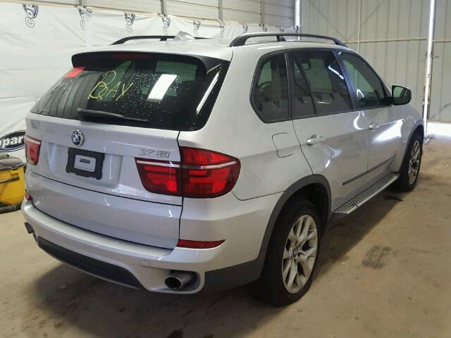 5UXZV4C57BL409300 - 2011 BMW X5 XDRIVE3 Արծաթագույն լուսանկար 4