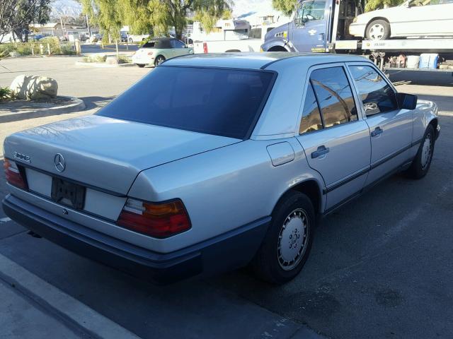 WDBEA30D7KA919125 - 1989 MERCEDES-BENZ 300 E SILVER photo 4