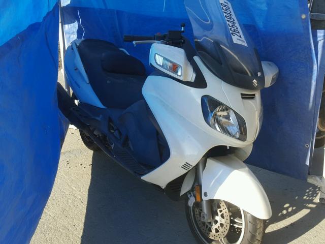 JS1CP51A372100132 - 2007 SUZUKI AN650 WHITE photo 1