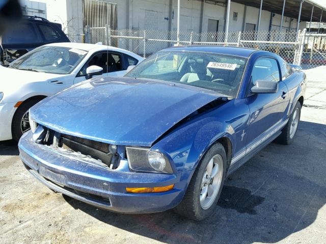 1ZVFT80N475254669 - 2007 FORD MUSTANG BLUE photo 2