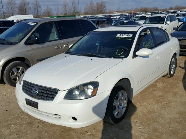 1N4AL11D65C364678 - 2005 NISSAN ALTIMA S WHITE photo 2