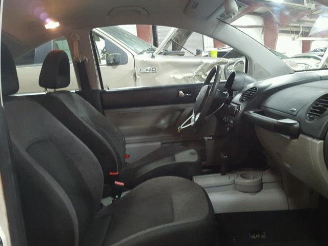 3VWBB21C72M419208 - 2002 VOLKSWAGEN NEW BEETLE 白色 照片 5
