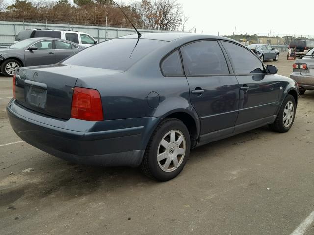 WVWAC63BX1P011365 - 2001 VOLKSWAGEN PASSAT GLS TEAL photo 4