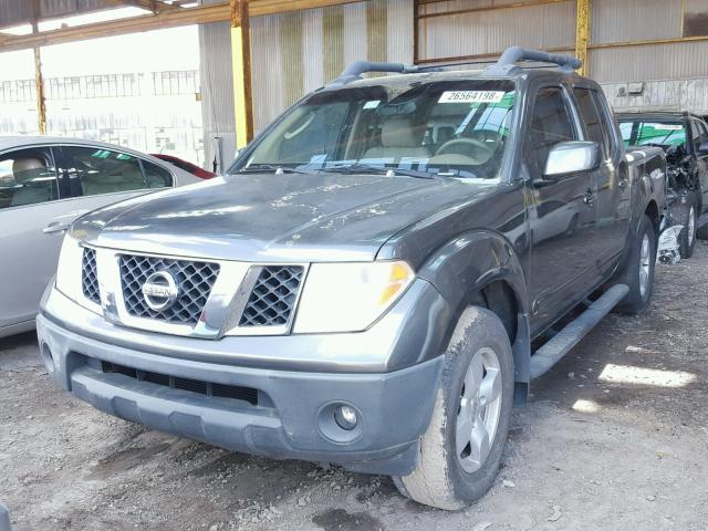 1N6AD07UX5C418151 - 2005 NISSAN FRONTIER C CHARCOAL photo 2