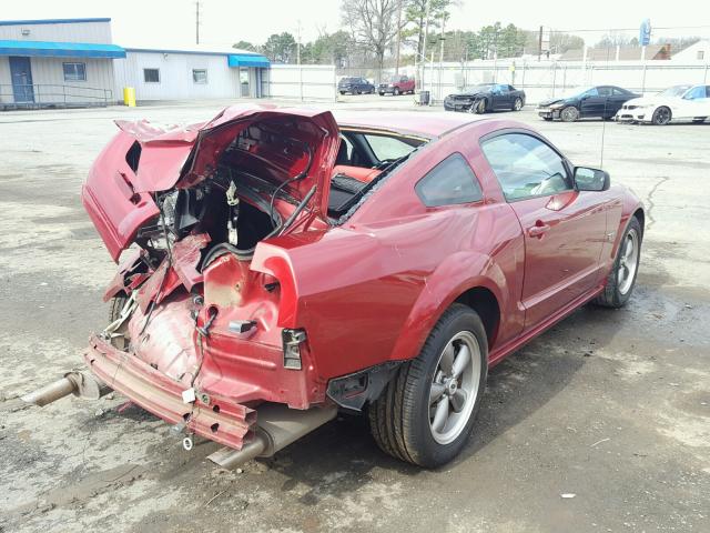 1ZVFT82H455226374 - 2005 FORD MUSTANG GT RED photo 4