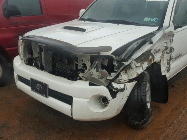 5TELU42N45Z071372 - 2005 TOYOTA TACOMA DOU WHITE photo 9