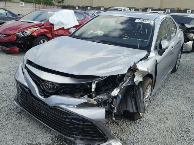 JTNB11HK1J3013014 - 2018 TOYOTA CAMRY L SILVER photo 2