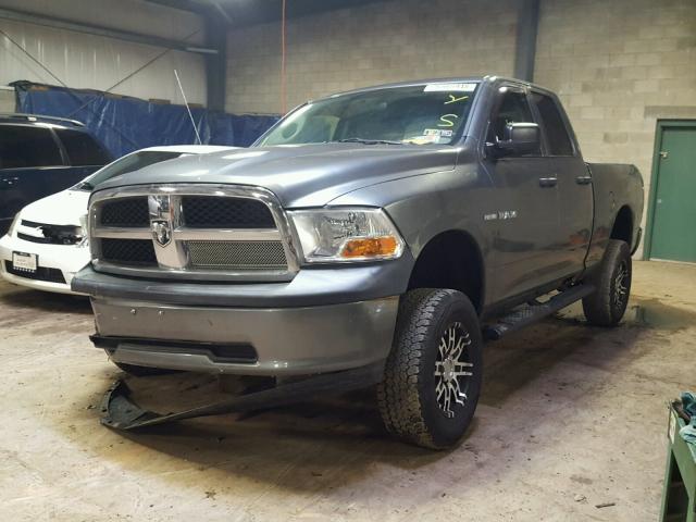 1D7RV1GT3AS135208 - 2010 DODGE RAM 1500 GRAY photo 2