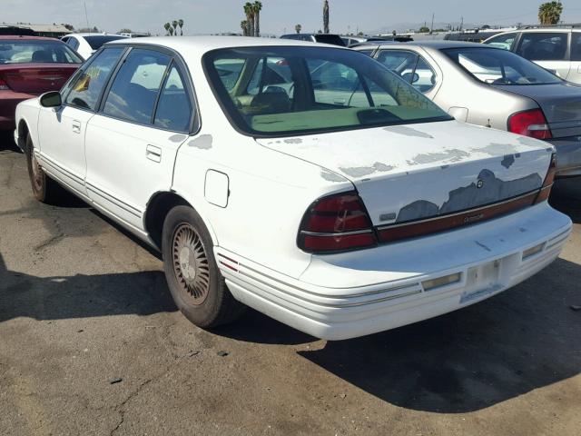 1G3HC52K1W4819932 - 1998 OLDSMOBILE REGENCY WHITE photo 3