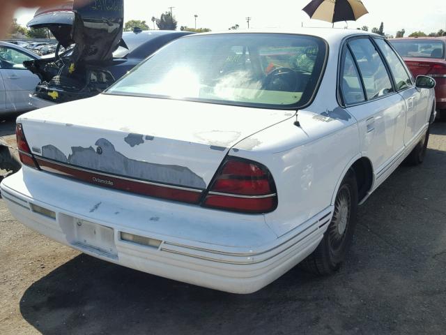 1G3HC52K1W4819932 - 1998 OLDSMOBILE REGENCY WHITE photo 4